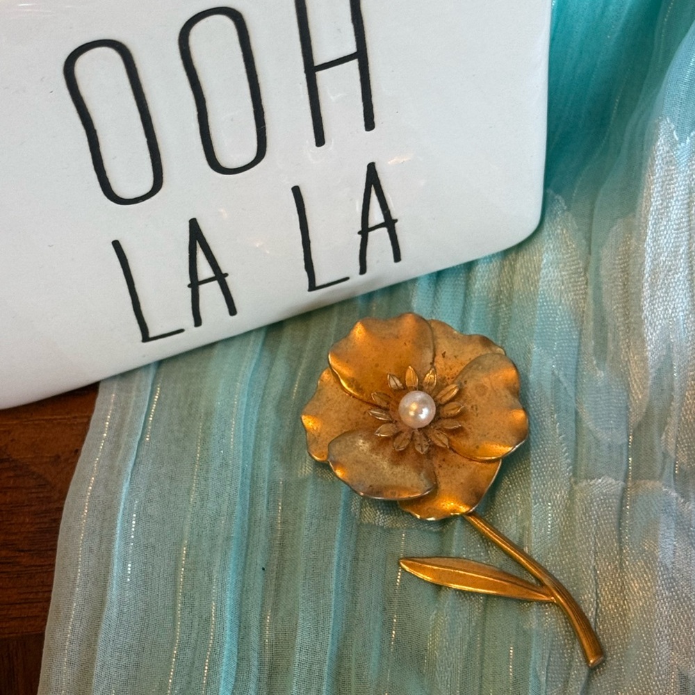 Vintage Gold-tone Long Stem Flower Brooch With Pearl Center